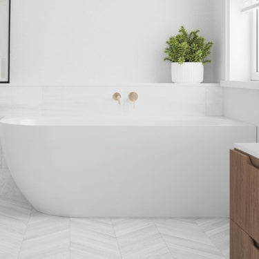 Polino | 1600 Right Hand Corner Lucite Freestanding Bath Matte White